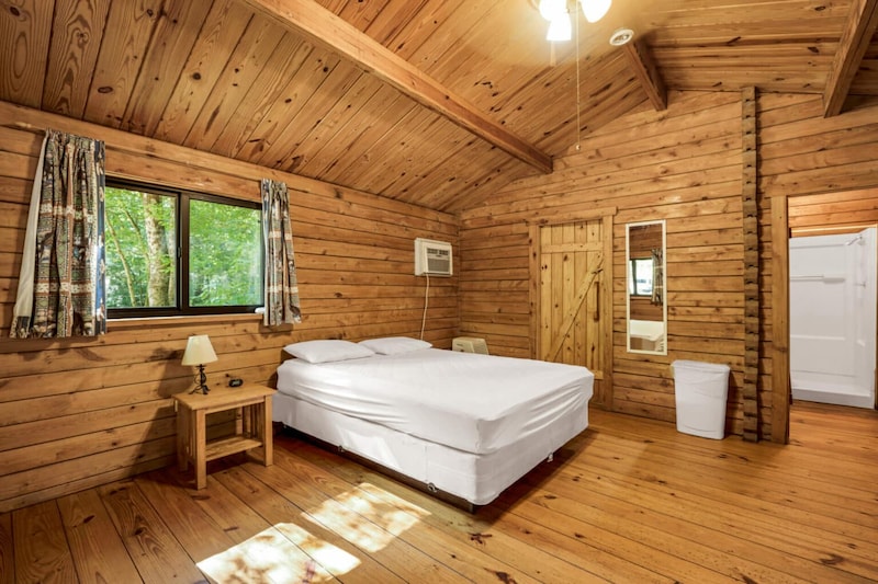 Yogi Bear™ Jellystone Cottage-1